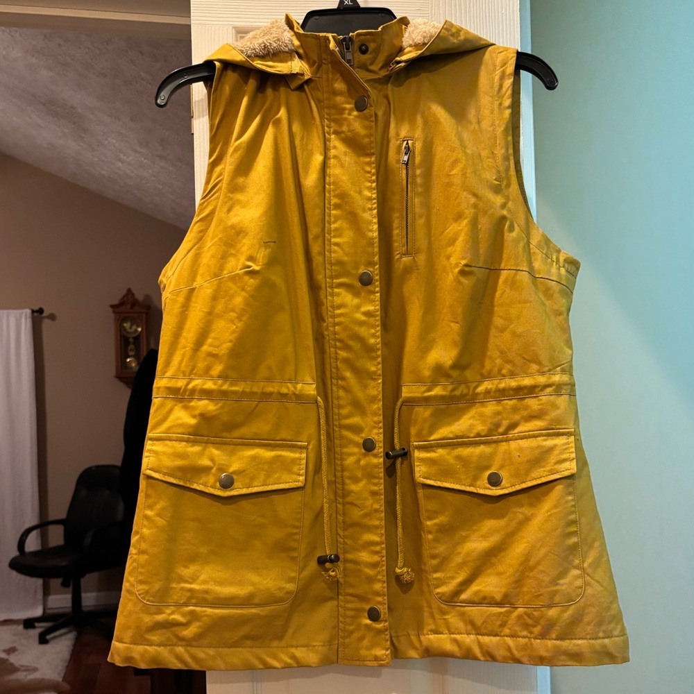 Love Tree large mustard yellow lined vest with detachable hood
